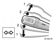BELYSNING OCH VINDRUTETORKARE 49 Höjdinställning av strålkastare KÖRRIKTNINGSVISARE För strålkastar/körriktningsspaken uppåt eller nedåt till läge 1 för att visa åt vilket håll du ska svänga.