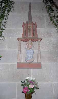 Jungfru Maria i Dalby kyrka 4 Mariabilden är en kopia av toppen av en korstolsgavel från 1520 som förvaras i Historiska museet, Lund.