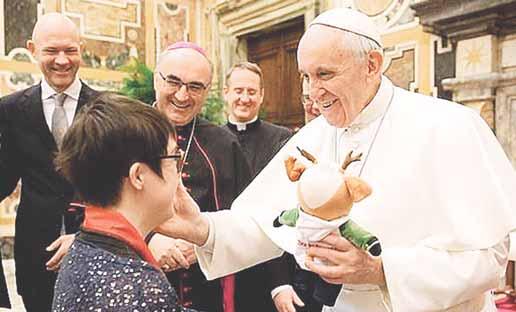 ZO SVETA, Z DOMOVA 15 KAŽDÝ ČLOVEK JE DAR Každý človek je dar a je pre spoločnosť obohatením.