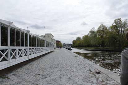 Den stora ytan som i nuläget till största delen är en parkering tyckte jag hade fina kvaliteer som kopplade samman med åns och parkens på andra sidan.