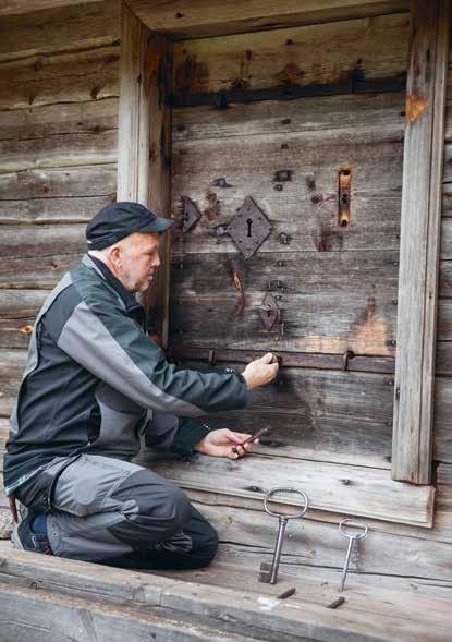 vägg målningarna signerats av Bäck Anders Hansson från Dalarna.