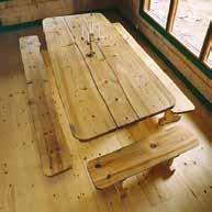 SALSGOLVET EN GENUIN KÄNSLA Salsgolvet är ett lite bredare golv som tillverkas av gran eller furu och är en kvalitetsprodukt från råvara till färdigt golv.