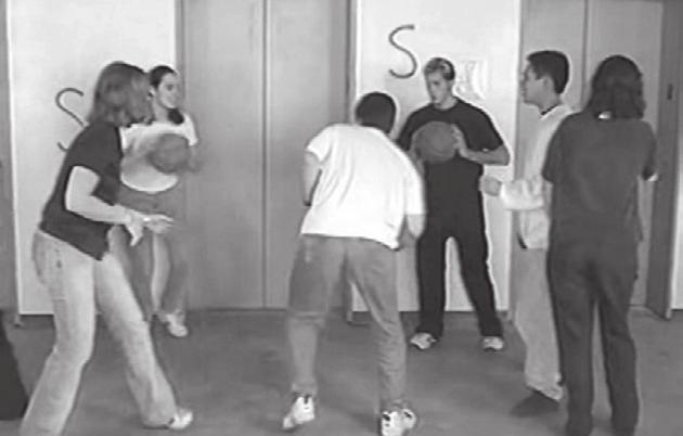 Om du inte redan försökt att räkna basketspelare, se Christopher Chabris och Daniel Simons experiment på Youtube, sök selective attention test jag lyckats placera honom hade jag berättat för Stephan