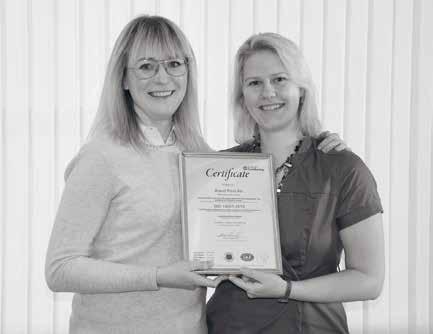 OMCERTIFIERING ENLIGT NY STANDARD. ARBETET MED CERTIFIERINGEN LEDDES AV HR-AVDELNINGEN, IDA JOSEFFSON (T.V.). I DECEMBER 2017 ÖVERTOG MONIKA LINDSTRÖM (T.H.) UPPGIFTEN SOM MILJÖANSVARIG PÅ ÅLAND POST.