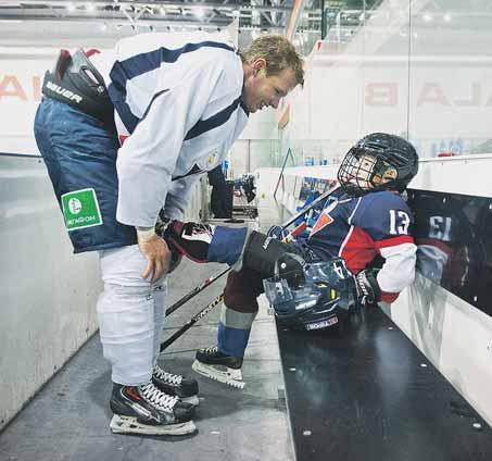 www.sport.sk HOKEJ 15 Fínsky tréner Slovana PETRI MATIKAINEN zdôrazňuje, že najviac hľadá v tíme vyváženosť Karalahtiho by som bral hneď Nahnevaný výraz vymenil za bojovný úsmev.