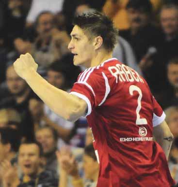 Očakávaná prehra v mdlom zápase Oliver Rábek bol so siedmimi gólmi najlepším strelcom Slovákov.