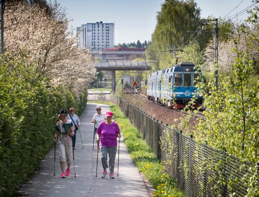 Ledningsomläggningar i kilen, marken mellan spåren strax norr om Centralvägsbron.