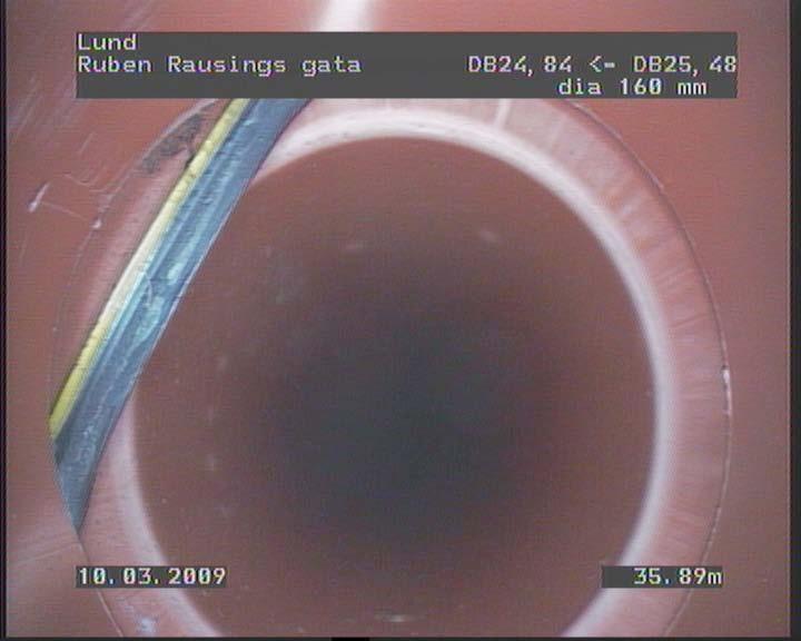 Inträngande fogtätning Gradering 1. Tätningsring synligt ur läge men tränger inte in i röret. Annat tätningsmaterial reducerar tvärsnittsarean mindre än 5 %. 2.