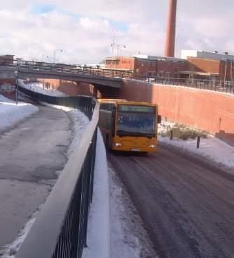 Lundalänken Linjer lades om En byggnad revs Öppnades 2003 -> 30 % resandeökning (de första åren) - 140 parkeringsplatser frigjorda - Män reser nu mer Lund C - Sjukhuset Universitetet - Sandby Källa: