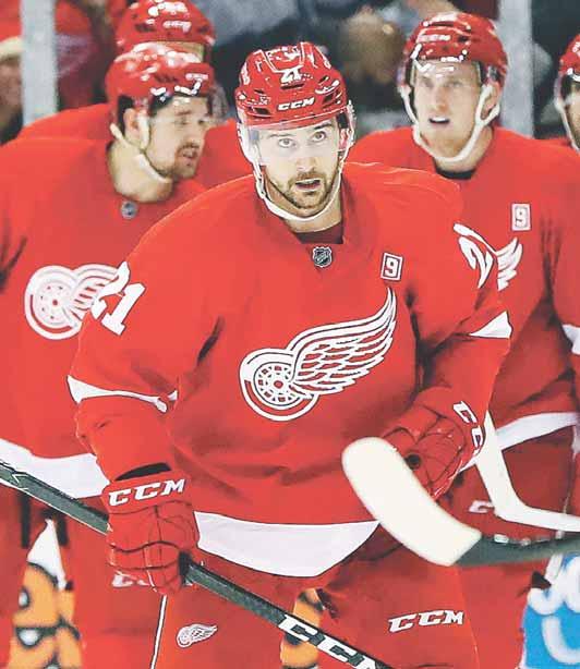 HOKEJ 19 Slovenského útočníka Detroitu TOMÁŠA TATARA trápi boľavé rameno i postavenie tímu v NHL Po neúspechu ma môžu aj vymeniť NA LINKE BRATISLAVA - DETROIT Tomáš Tatar prežíva náročné obdobie.