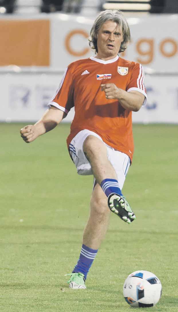 FUTBAL 5 Bývalý skvelý strelec TOMÁŠ SKUHRAVÝ si vychutnáva slávu i život Hamšík prekoná Maradonu, Škriniara čaká veľký prestup Bol to výborný útočník. Svetová trieda. Rešpektovaný a uznávaný.