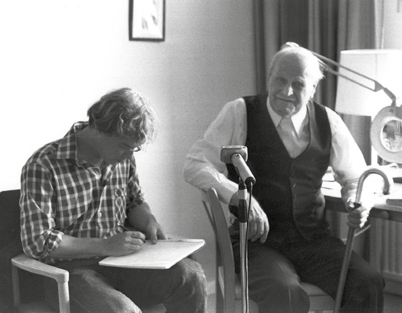 Magnus Gustafsson dokumenterar vissångaren Martin Jönsson (1886 1985), Ljungby, 1979.