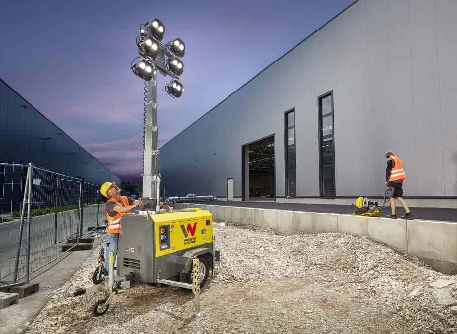 Sex LED-lampor lyser upp en yta på 3 800 m2 Lamporna tänds manuellt genom timer eller automatiskt genom fotoceller.