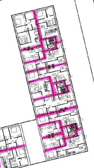 Generellt är lägenheterna i Hus 3 planerade så att ettorna ligger in mot ljuddämpad gård. Tvåorna är genomgående med ljudnivå mot öster mellan 50 och 66 dba.