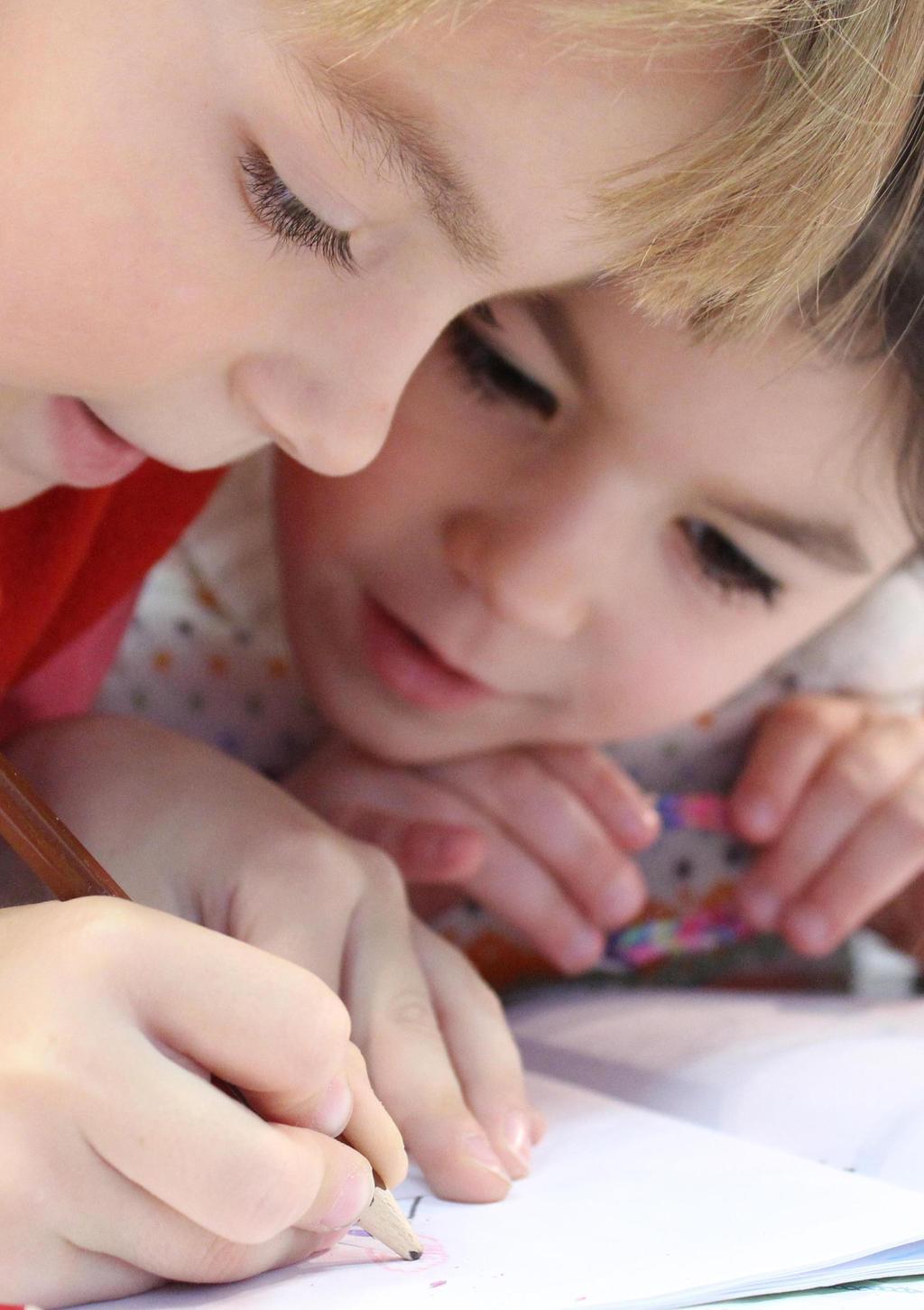 Förskoleklass (F-klass) Förskoleklass är en skolform för sexåringar (obligatorisk från och med hösten 2018). Här får ditt barn en pedagogisk och förberedande övergång från förskola till skola.