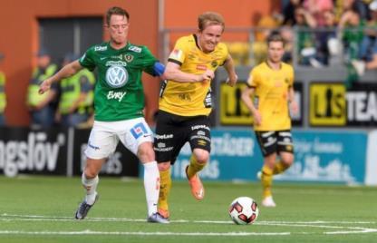 människor. Skrivet av Mattias Melin i fyrklövens tidningsgrupp. Elfsborg spelade fotboll mot J-Södra Måndagen den 22 maj var jag på plats på Borås Arena för att se Elfsborg möta J-Södra.