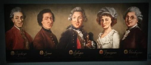 Efter guidningen hade jag tänkt oss att vi skulle ha gemensam picknic på muséets gräsmatta, men den var invaderarad av tusentals hundar som tillsammans med sina hussar och mattar skulle ha någon