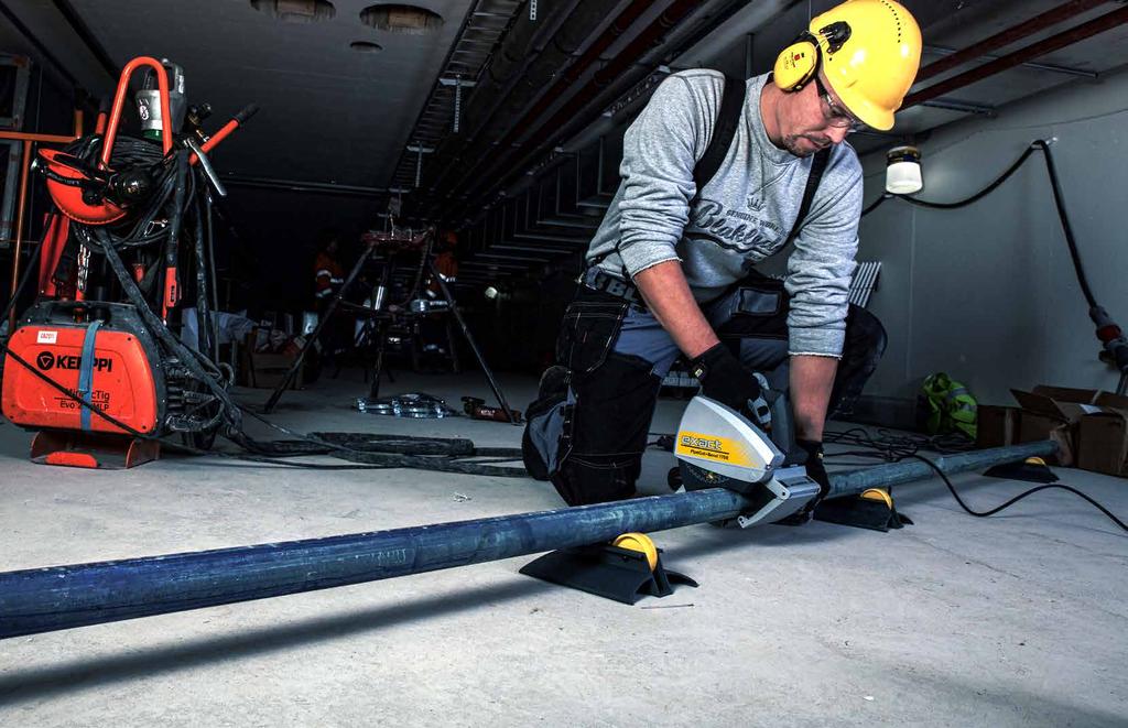 BATTERI- VERSION FÖR PLASTRÖR OCKSÅ TILLGÄNGLIGT PipeCut+Bevel 170E Kapa och fasa av gjutjärnsrör VIKT SÅGKAPACITET MAX RÖRVÄGG LÄMPLIG FÖR SPÄNNING GJUTJÄRNS- GJUTJÄRN PLAST 110 120/50 60 Hz