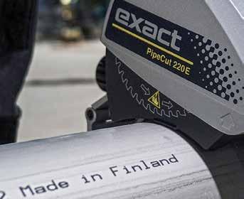 220E. Den kan användas för att kapa både metall och plast rör.