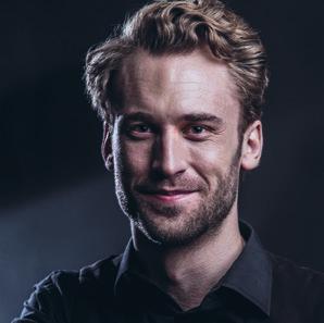 Björn Larsson, sång Frederic Ogéus, piano Onsdag 25 juli 10:00, Varbergs kyrka 1800-talets mästare Musik av bland annat Fredric Chopin.