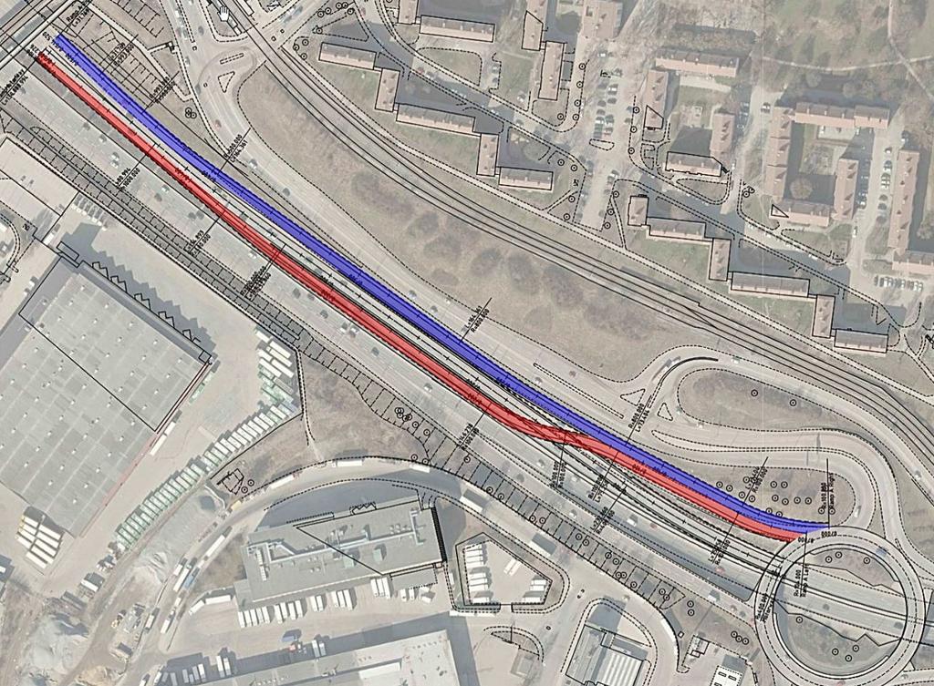 Figur 3 Nya ramper och körfält i alternativ A2. Norrut markerad med blått och söderut med rött.