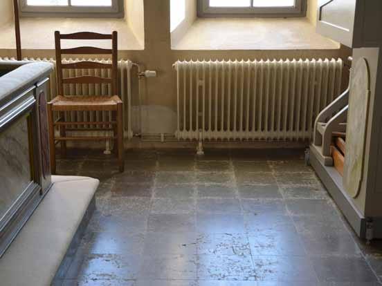 13 Rördragning för det vattenburna värmesystemet på långhusets norra