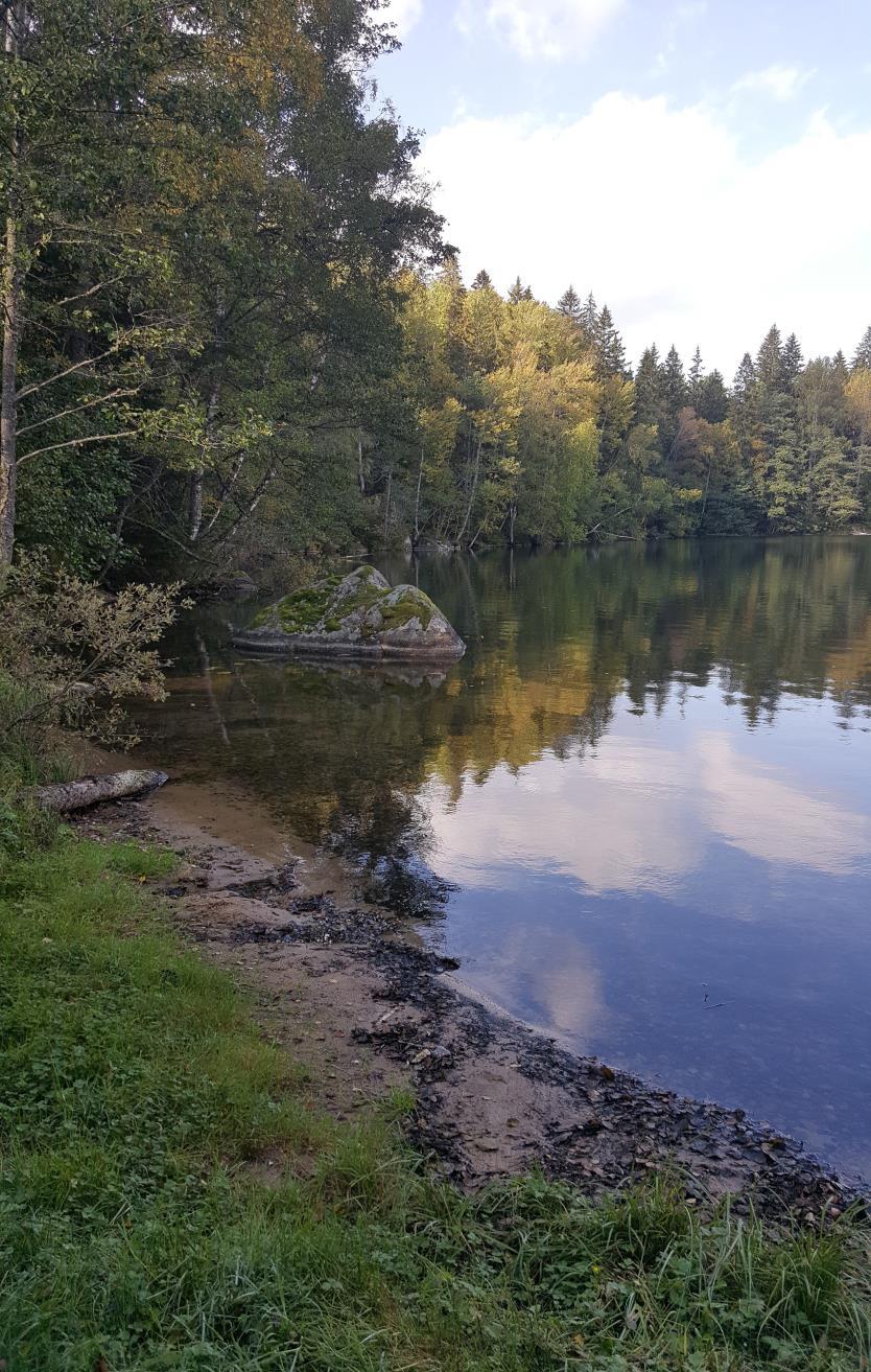 Vägbeskrivning: Från Horn, ICA affären, åker du mot Kisa på västra sidan av Åsunden. Efter ca 4 km står det en skylt Olofsboda. Följ denna väg ca 3 km.