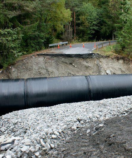 Utmärkta hydrauliska egenskaper Rörens höga hydrauliska ytjämnhet och lilla hydrauliska yta gör att det inte bildas något sediment på rörens inre yta, att ledningarna inte täpps till och att