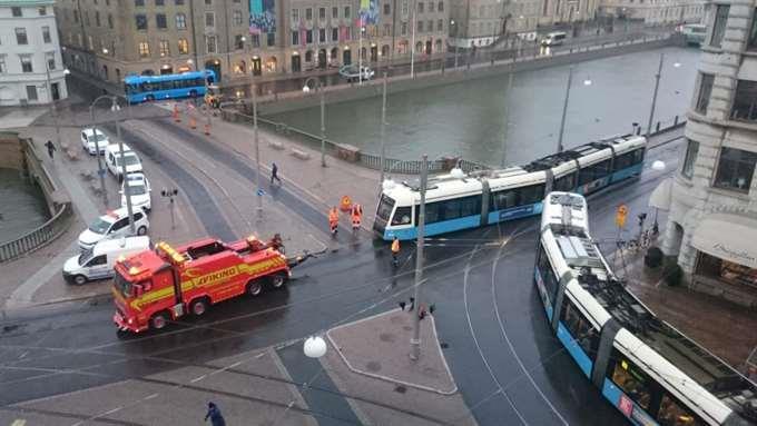 Varför spårvagnarna måste flyttas Om Spårvagnarna ska kunna fungera i