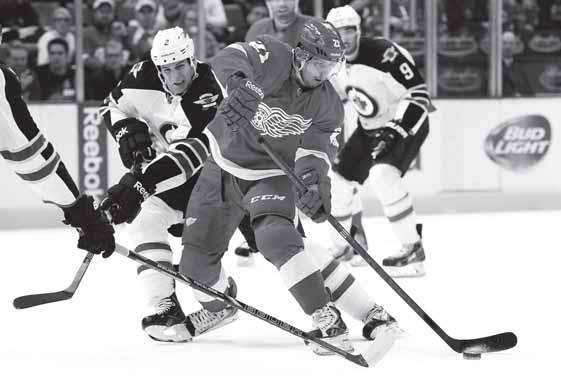 www.sport.sk HOKEJ 29 KANADSKO-AMERICKÁ NHL: Tretí najslabší v lige zdolal lídra UDALOSTI DŇA Útočník Steven Stamkos (23) z Tampy sa podrobil úspešnej operácii zlomenej pravej nohy.