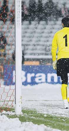 4 FUTBAL štvrtok 14. 11. 2013 ZAJTRA VO VROCLAVE MEDZIŠTÁTNY PRÍPRAVNÝ ZÁPAS POĽSKO SLOVENSKO (20.