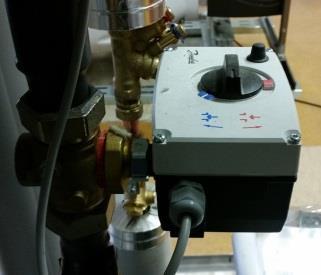 Vid genomgången var pump för värmekrets ställd på max, vilket justerades ned till 7 m. Ljud i radiatorer hade uppfattats av boende. 3.3 Styrventiler Styrventiler är av fabrikat Danfoss.