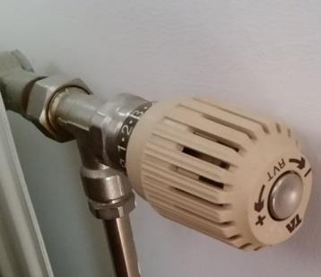 3.6 Termostater Termostatventiler och kroppar är original från 1983. Ventiler är injusterbara, men känselkropparna är i behov av utbyte.