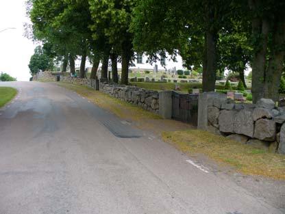 BESKRIVNING AV KYRKOGÅRDEN Kyrkogården består av fem kvarter: A-E. Kvarter A ligger norr och öster om kyrkan.