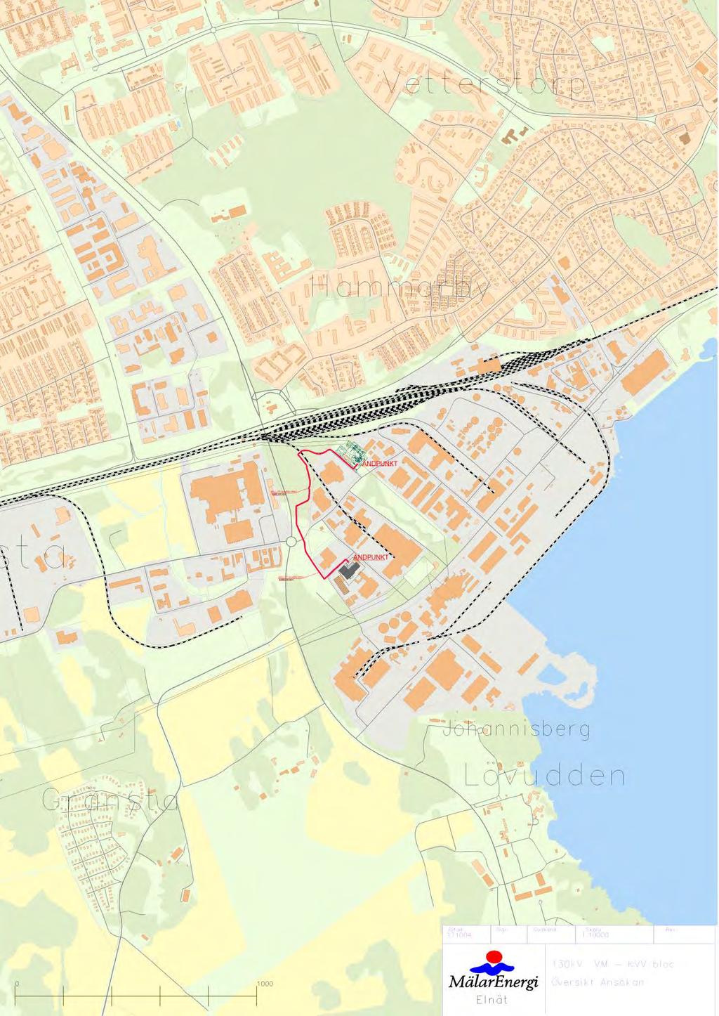 Karta i skala 1:10 000. Den röda linjen mitt i bilden är den ansökta ledningssträckan. De grå områdena i närheten av ledningen är industriområde.