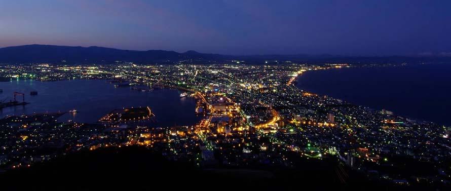 Dag 6: Hakodate och Sapporo (Besök till privata små lantgårdar) Idag är det dags för en riktig lokal upplevelse, vi besöker några lokala lantgårdar där själva lantbrukarna berättar om sina