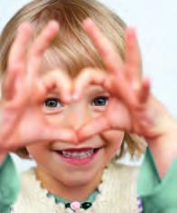 Barn ges möjlighet att använda alla sinnen kroppsspråk, minspel, röstläge, intonation, beröring, blickkontakt och tecken.