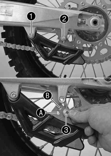 UNDERHÅLL AV CHASSI OCH MOTOR 42 Tack vare kedjespännarnas stora justeringsområde (32 mm) kan olika sekundära utväxlingsförhållanden köras med samma kedjelängd. Kedjespännarna kan vridas 180. 9.