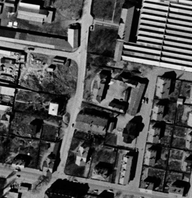 Miljöteknisk markundersökning Sida 4 av 11 1215-031 Malmen, Varberg 2015-04-09 2 Historik Nuvarande kvarvarande byggnader är äldre och syns på flygfoto från 1958, se figur 2.