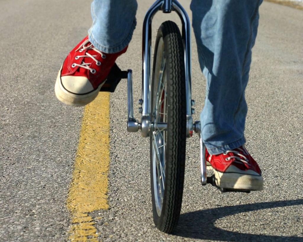 TA CYKELVÄGEN TILL JOBBET Transportmedel, sport eller livsstil? Att cykla på enhjuling är galet kul och en provtur kan lätt utvecklas till en ny hobby.