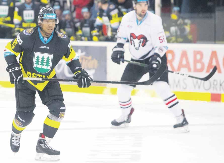 Kanaďan NATHAN ROBINSON sa pred maľovaním prvého obrazu v Detve sústredí najprv na hokej HOKEJ 19 ČÍTANIE NA ŠTVRTOK Pýtať sa na farbu pleti považujeme v kontexte súčasných udalostí za háklivú