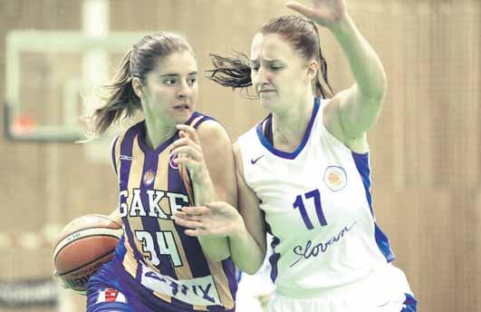 - Len 20 pokusov stačilo basketbalistom Komárna, aby dosiahli 14 trojok, čím poriadne deptali Levičanov. - Saša Avramovič stanovil nové strelecké maximum tohto ročníka, keď potiahol Svit 38 bodmi.
