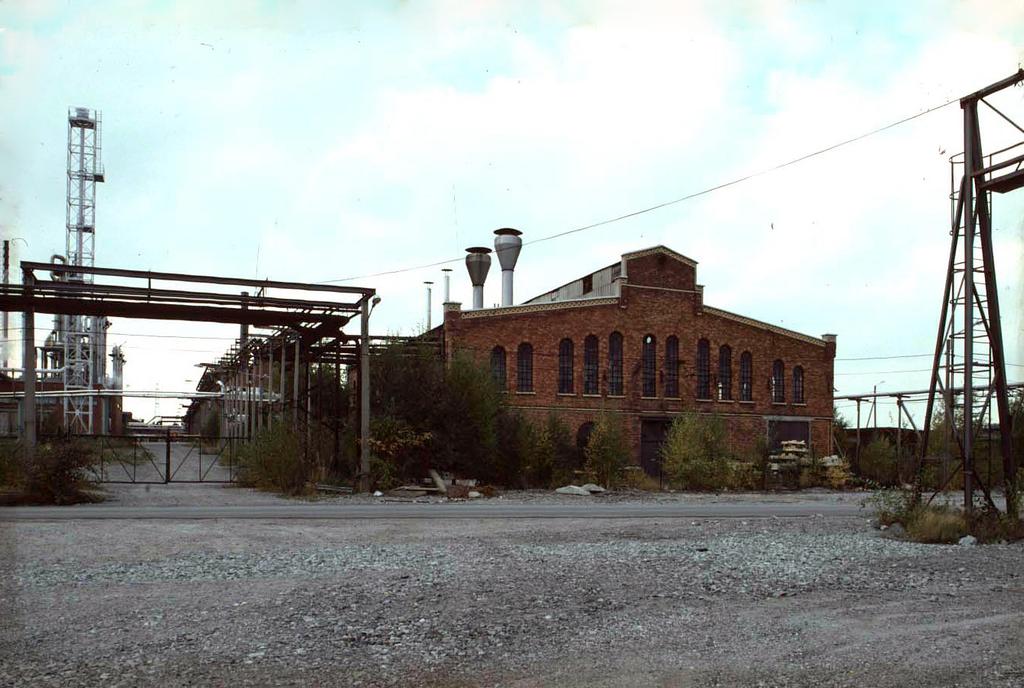 Historik - ombyggnad 1968 och senare Experimentspaltgasverk 1968-71 Efter att den huvudsakliga kolgasproduktionen börjat bli olönsam inrättades ett experimentverk för spaltgas i vattengasverket 1968.