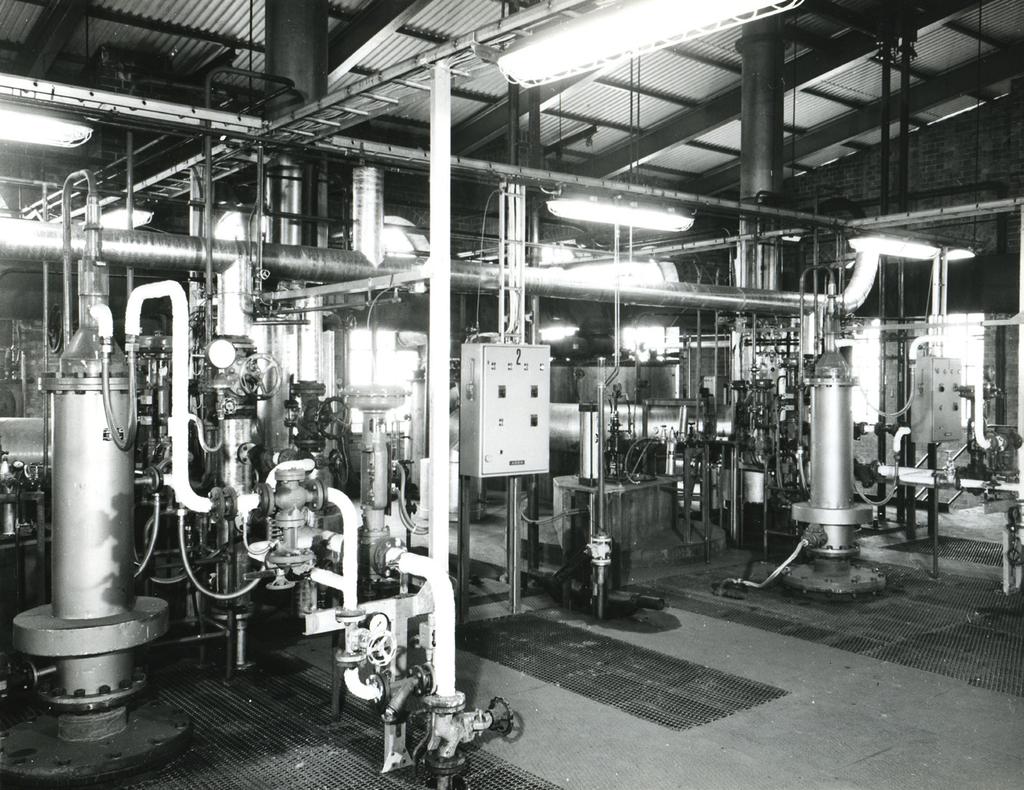 För byggnaden innebar experimentverket att den stora skorstenen revs, två av skorstenarna från 1939 ersattes med avgasrör, portar byttes och en befintlig utvändig plattform byggdes ut och in.