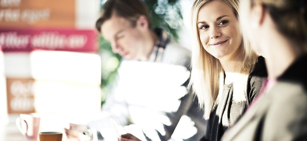 Kommunikationshandbok Som medarbetare på Mittuniversitetet kommunicerar du varje dag med studenter, kollegor, samarbetspartners och andra.