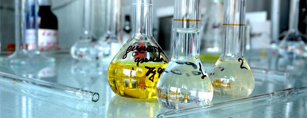 Kemikalier Säkerhetsdatablad (SDB) Utbildningen lär dig att utfärda och granska säkerhetsdatablad (SDB) i de 16 obligatoriska avsnitten.