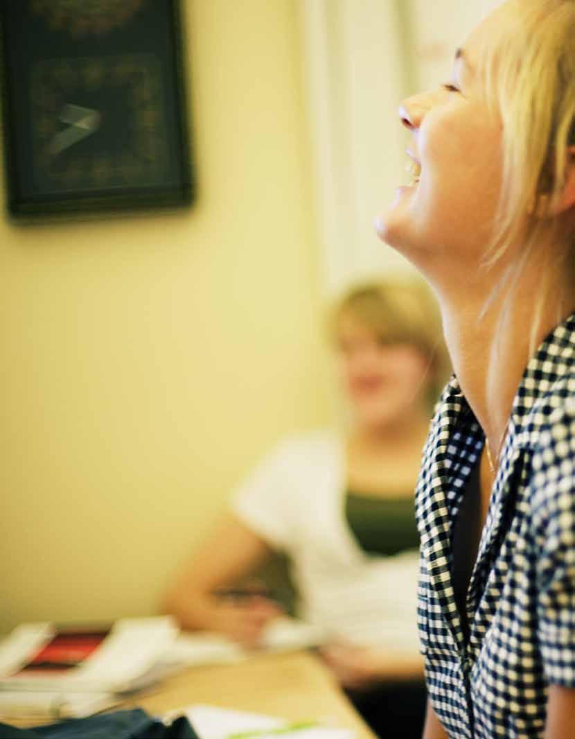 Samhällsvetenskapsprogrammet Humanistiska programmet Inriktning samhällsvetenskap Samhällsvetenskapsprogrammet är ett brett program där du får studera samhället och människan ur olika perspektiv.