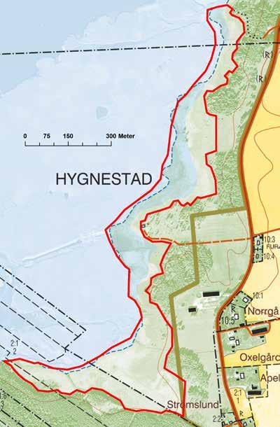 Furåsa - Hov 23 ha. Hävdstatus: god. Igenväxning: låg. En långsträckt strandäng som delvis ligger inklämd mellan skog och vass.