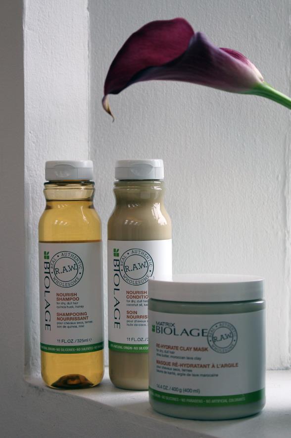 NOURISH PACK SHOT 2 Biolage R.A.W. Nourish en naturlig hälsokick för torrt, glanslöst hår.