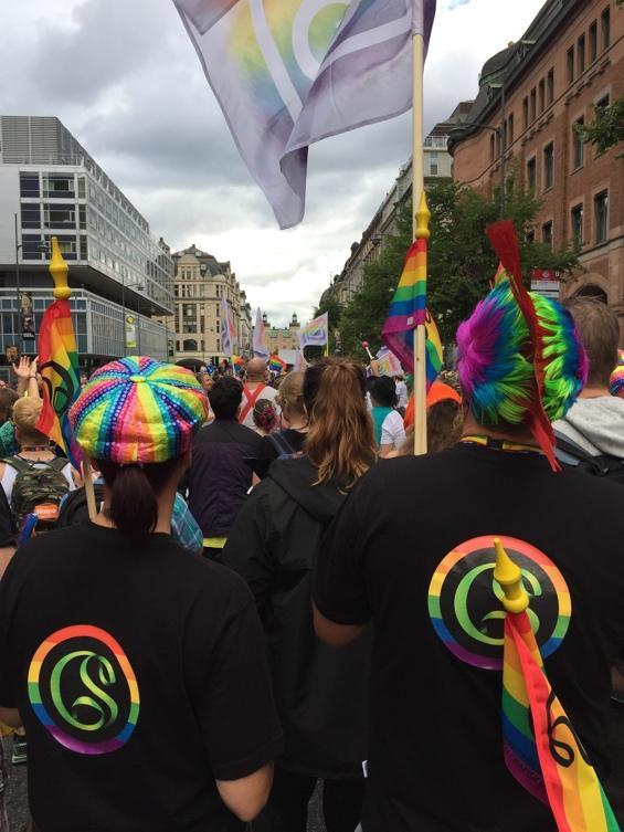 En frizon för alla inom HBTQrörelsen Det är andra året för mig som värdegrundsansvarig att medverka på Pride och jag tycker att det är viktigt att visa sitt stöd.